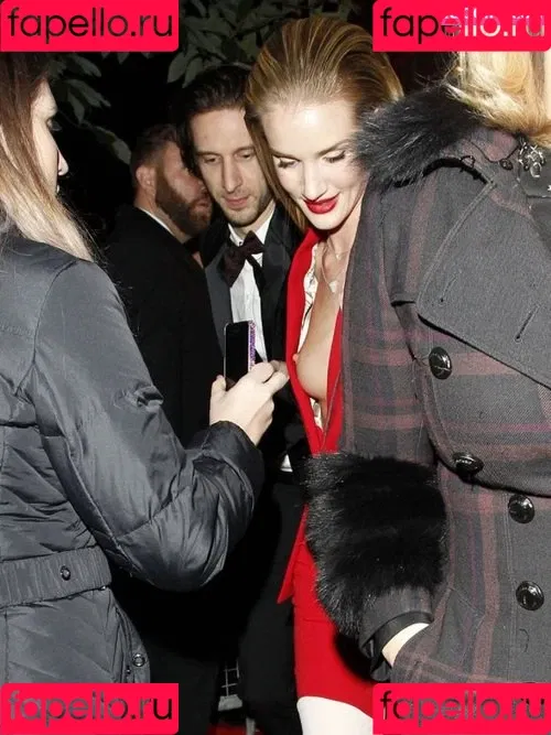 Rosie Huntington-Whiteley Onlyfans Photo Gallery 
