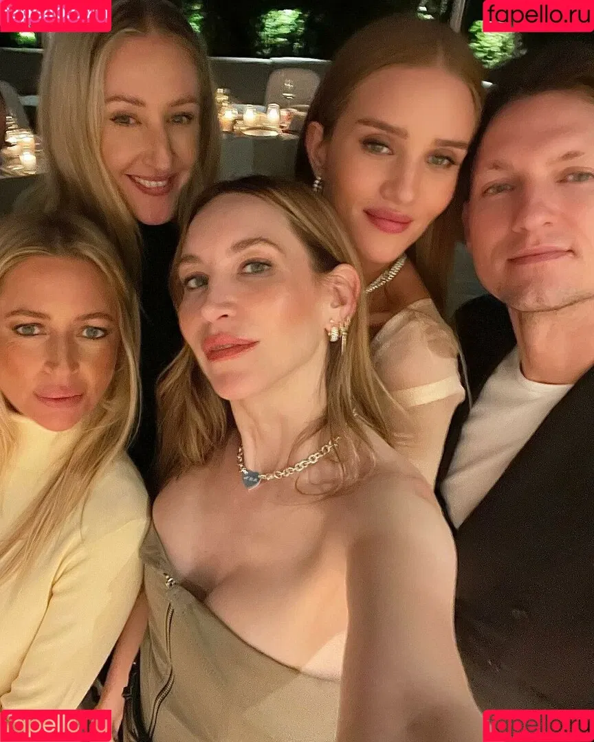 Rosie Huntington-Whiteley Onlyfans Photo Gallery 