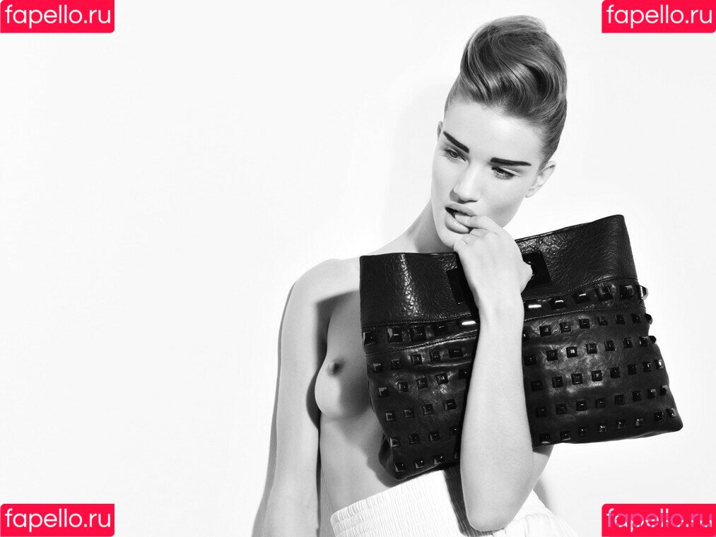 Rosie Huntington-Whiteley Onlyfans Photo Gallery 