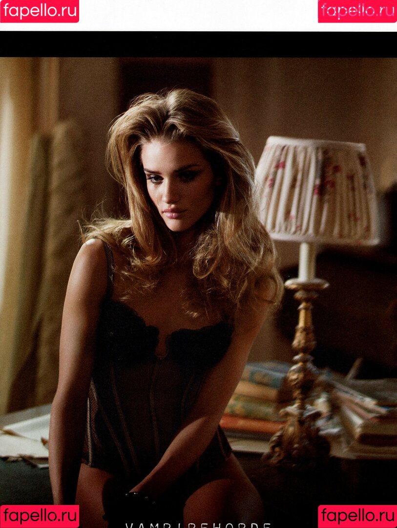 Rosie Huntington-Whiteley Onlyfans Photo Gallery 