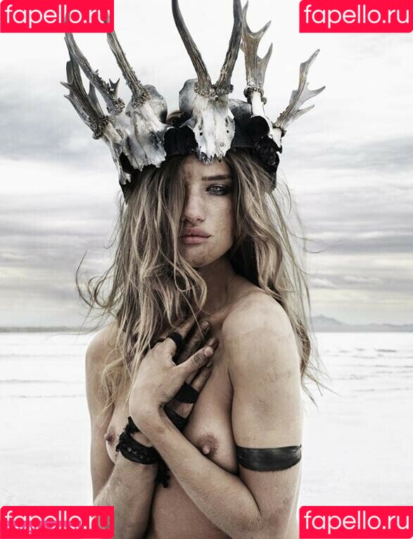 Rosie Huntington-Whiteley Onlyfans Photo Gallery 