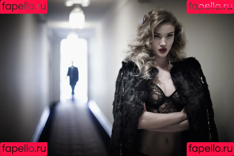 Rosie Huntington-Whiteley Onlyfans Photo Gallery 