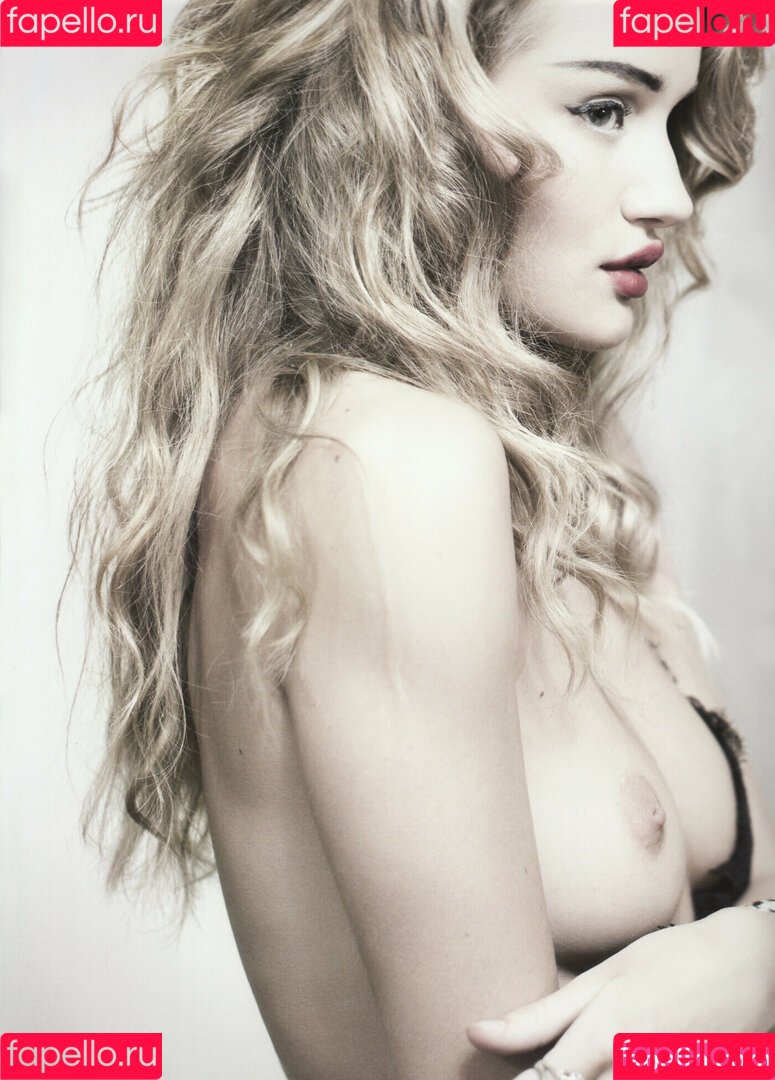 Rosie Huntington-Whiteley Onlyfans Photo Gallery 