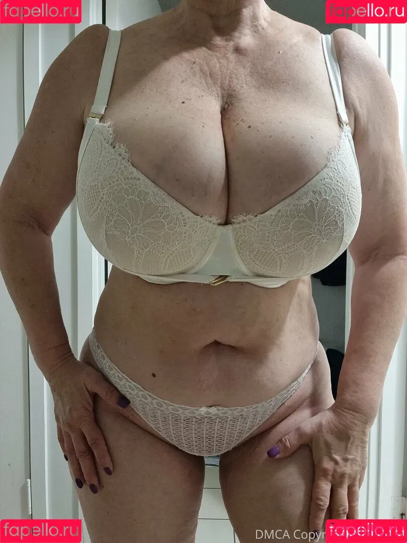 sexymatureaussielady Onlyfans Photo Gallery 