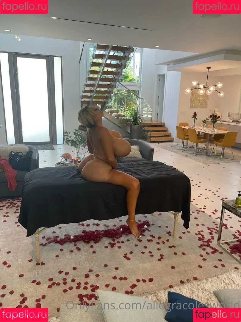 Allegra Cole Onlyfans Photo Gallery 