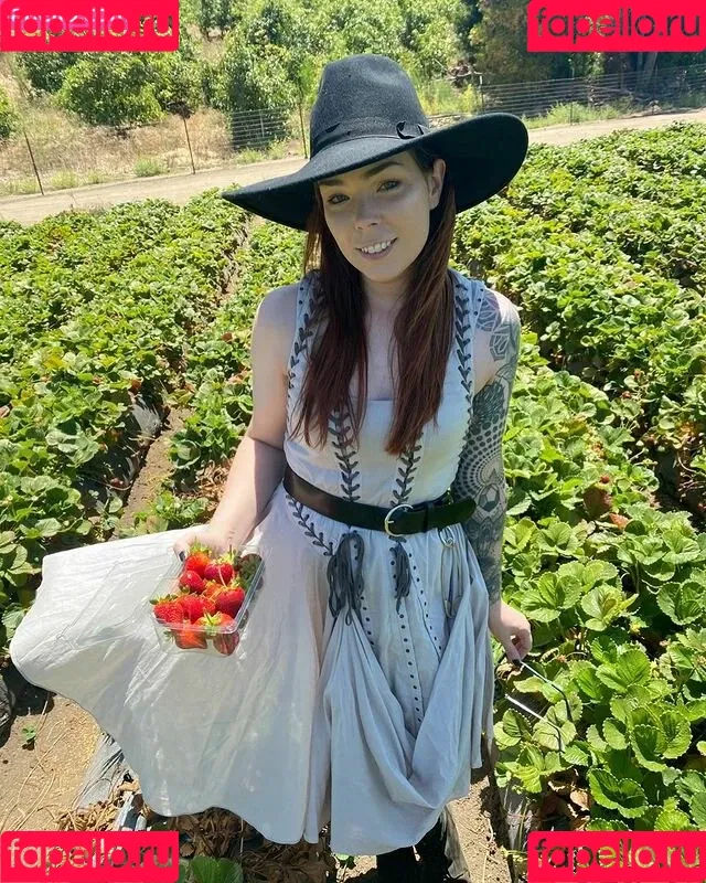Suzy Berhow Onlyfans Photo Gallery 