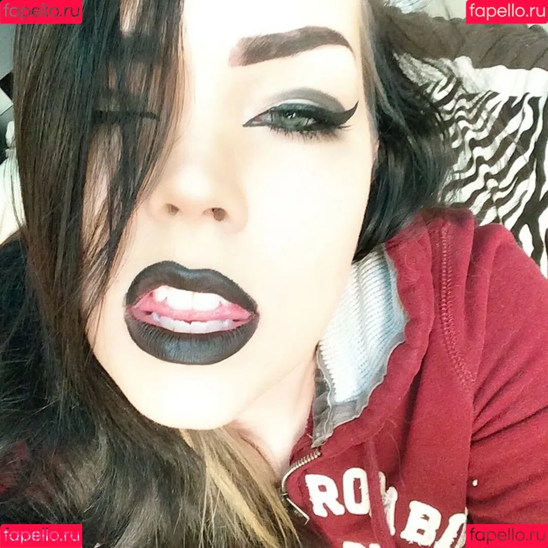 Suzy Berhow Onlyfans Photo Gallery 
