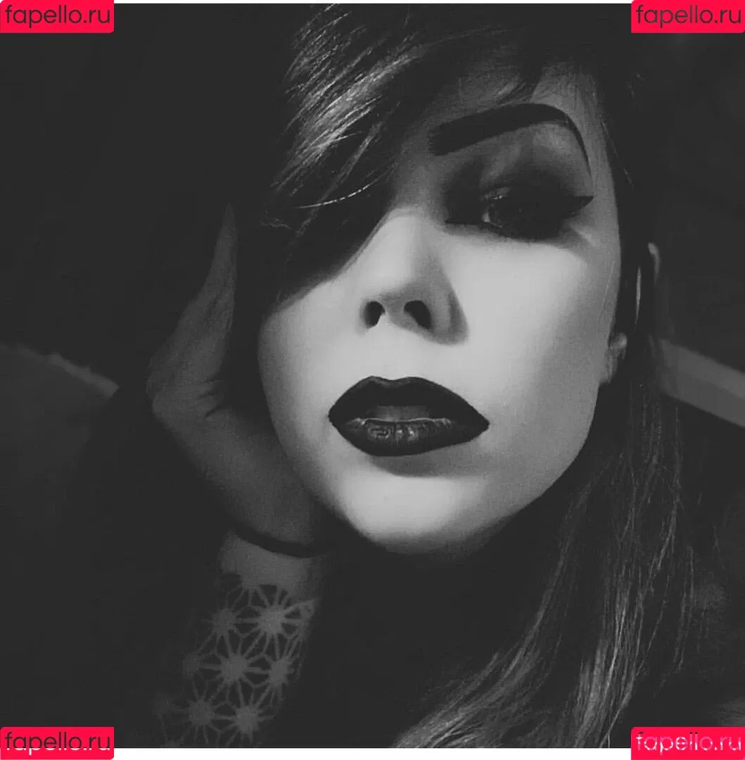 Suzy Berhow Onlyfans Photo Gallery 