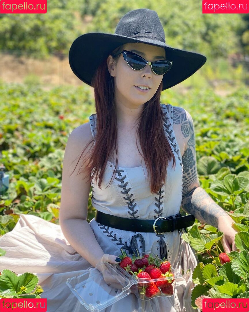 Suzy Berhow Onlyfans Photo Gallery 