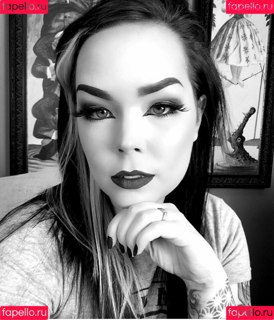 Suzy Berhow Onlyfans Photo Gallery 