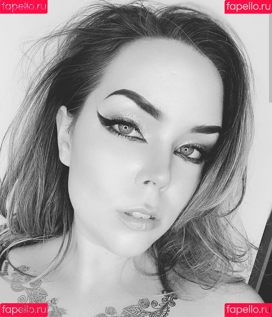 Suzy Berhow Onlyfans Photo Gallery 