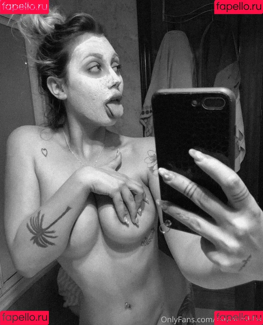 saraayrobles Onlyfans Photo Gallery 