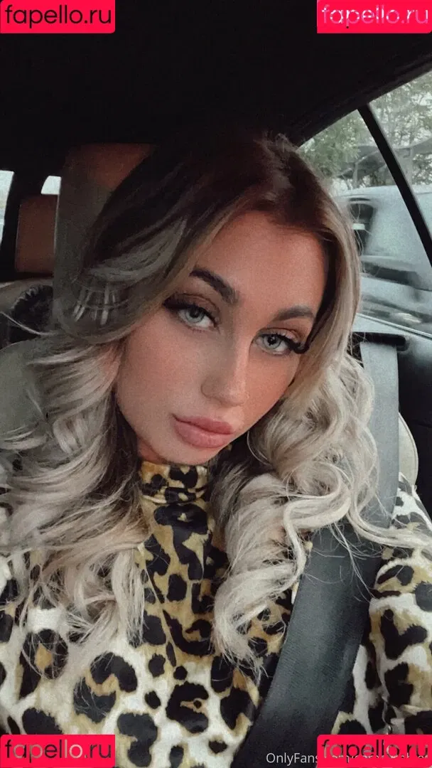 saraayrobles Onlyfans Photo Gallery 