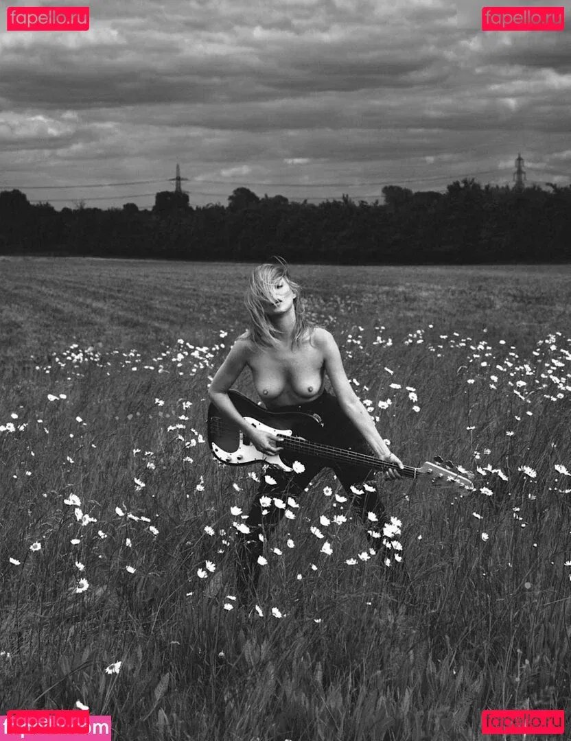 Kate Moss Onlyfans Photo Gallery 