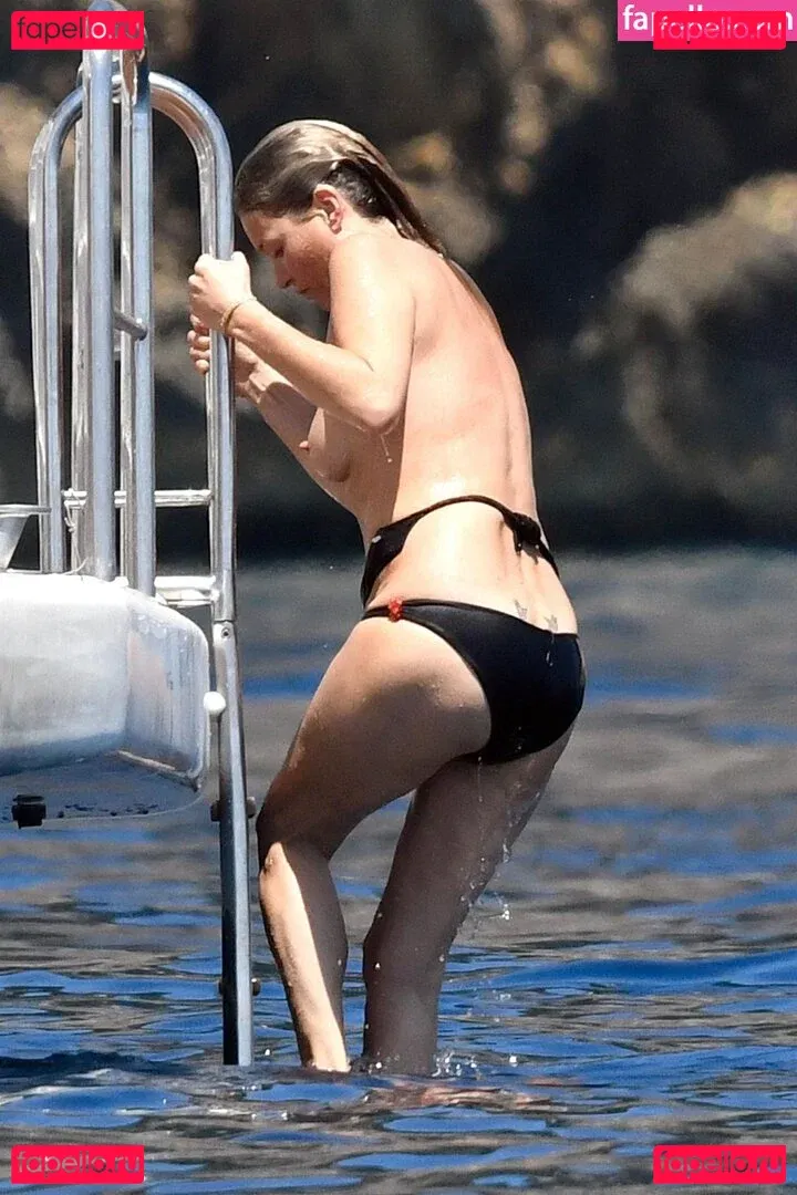 Kate Moss Onlyfans Photo Gallery 