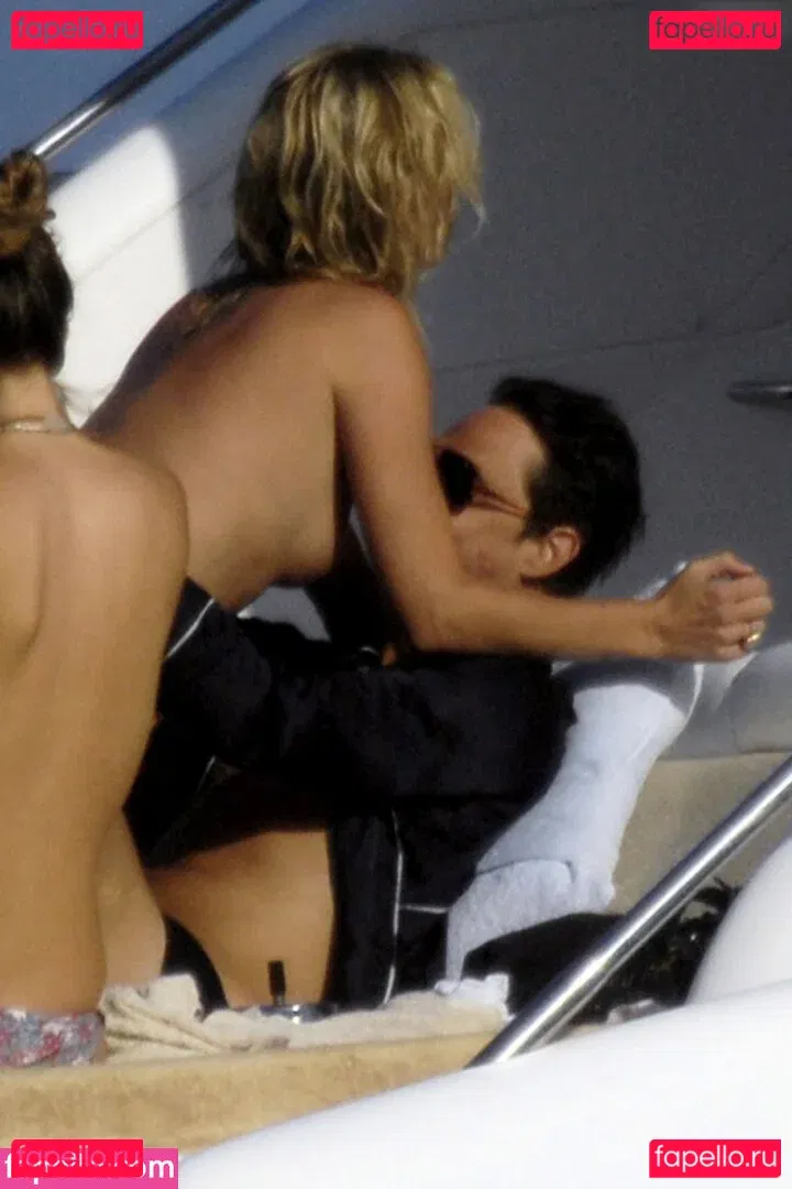 Kate Moss Onlyfans Photo Gallery 