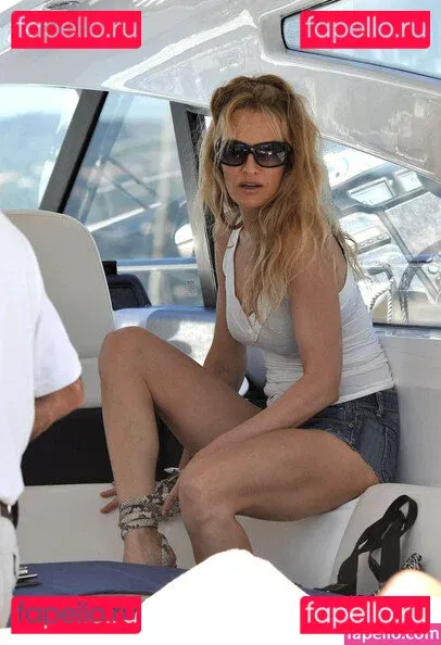 Kate Moss Onlyfans Photo Gallery 