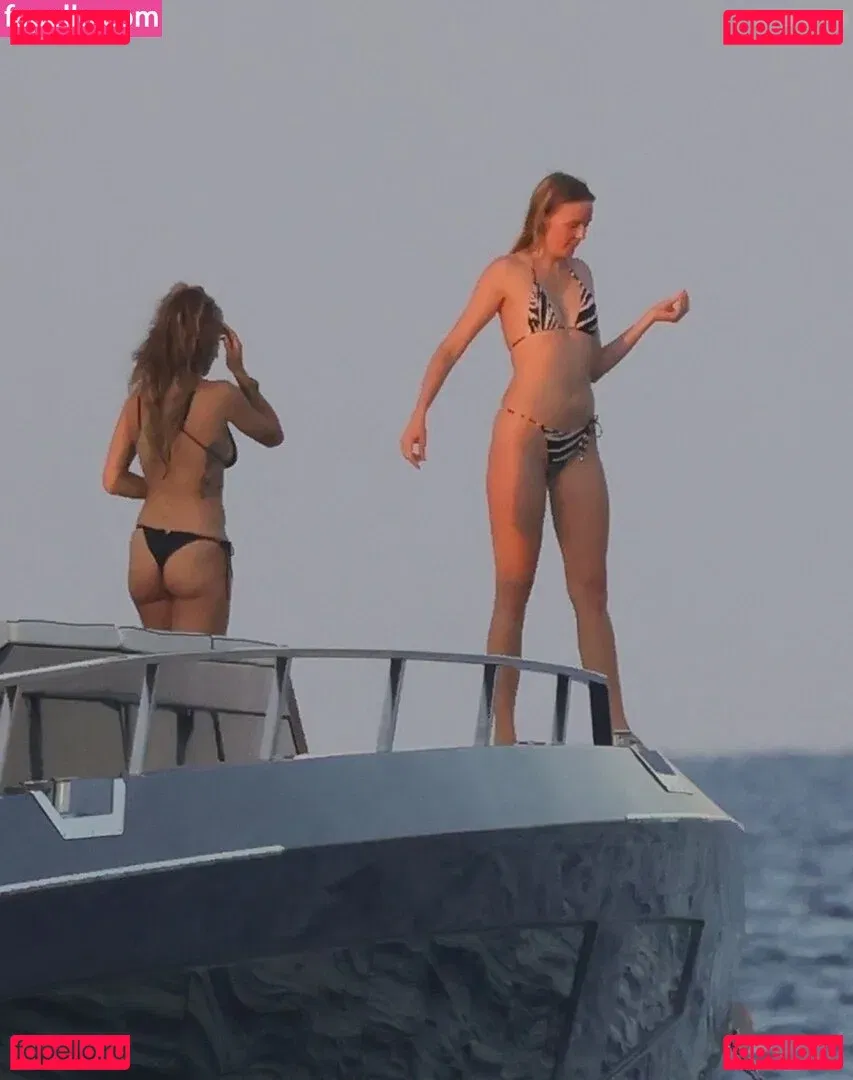 Kate Moss Onlyfans Photo Gallery 