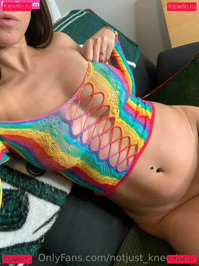notjust_kneedeep Onlyfans Photo Gallery 