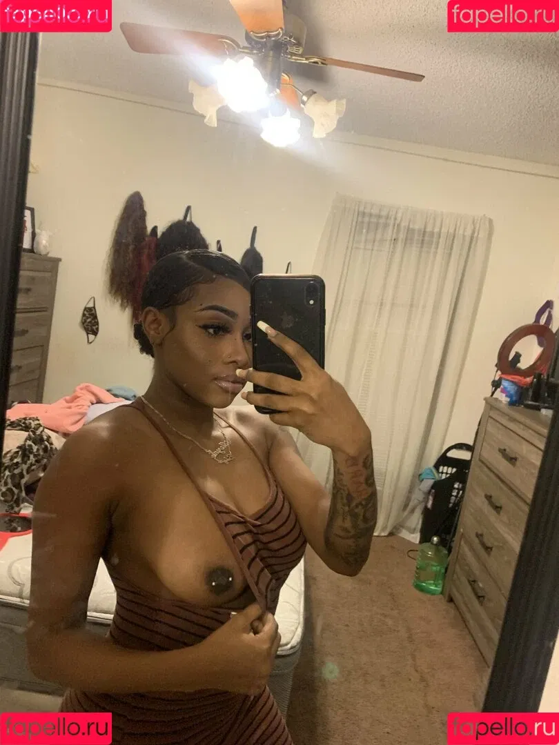 Ogleahswanky Onlyfans Photo Gallery 