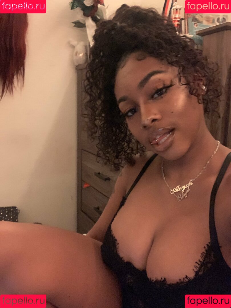 Ogleahswanky Onlyfans Photo Gallery 