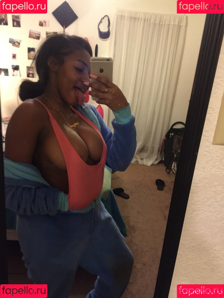 Ogleahswanky Onlyfans Photo Gallery 