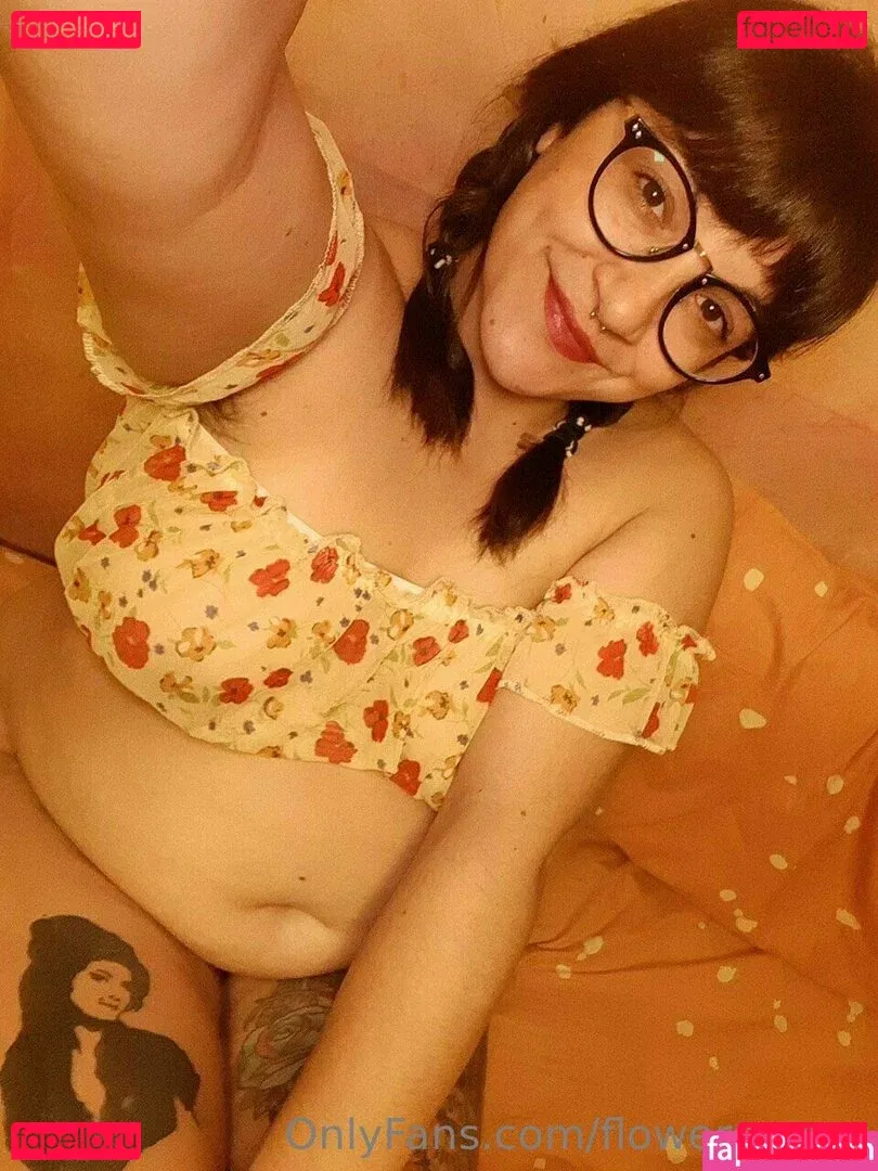 floweremma Onlyfans Photo Gallery 