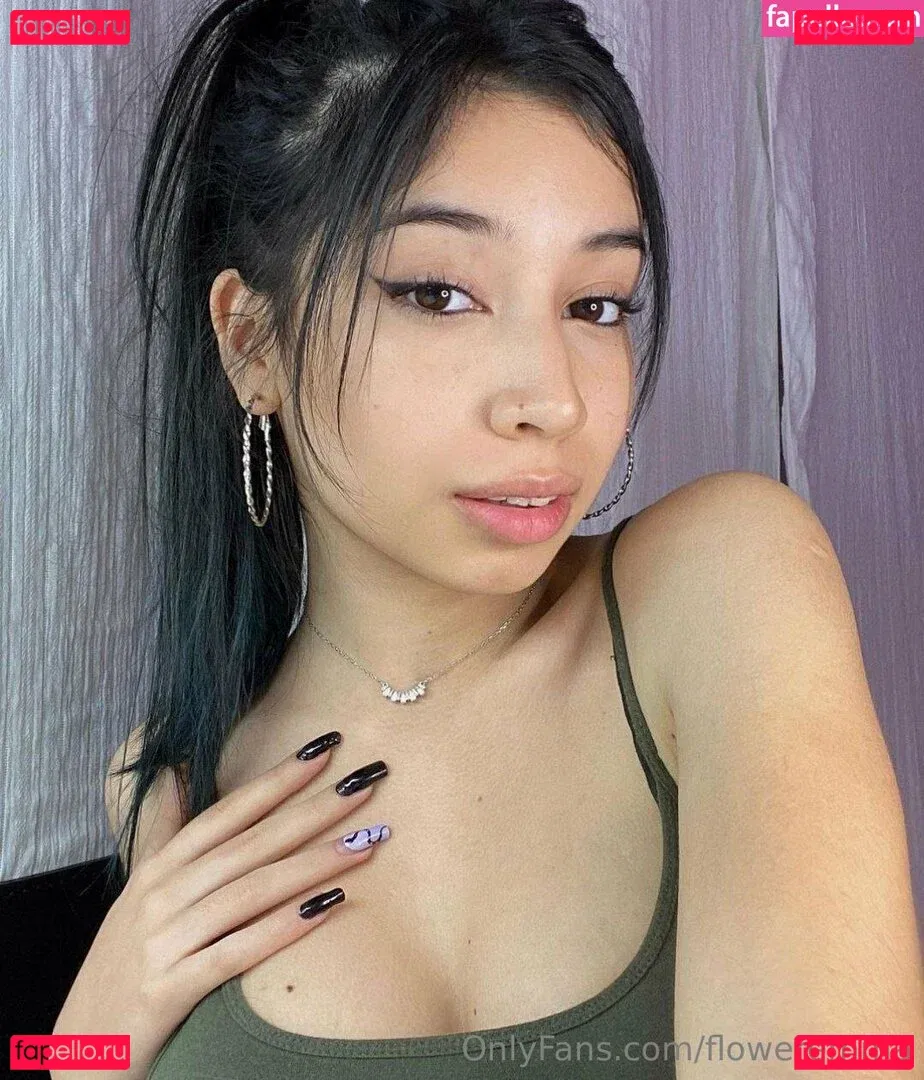 floweremma Onlyfans Photo Gallery 