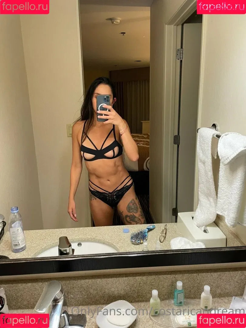 Costarican Trouble Onlyfans Photo Gallery 