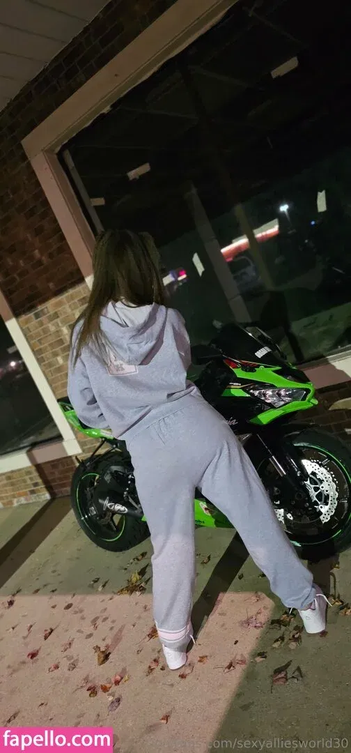 sexyalliesworld30 Onlyfans Photo Gallery 