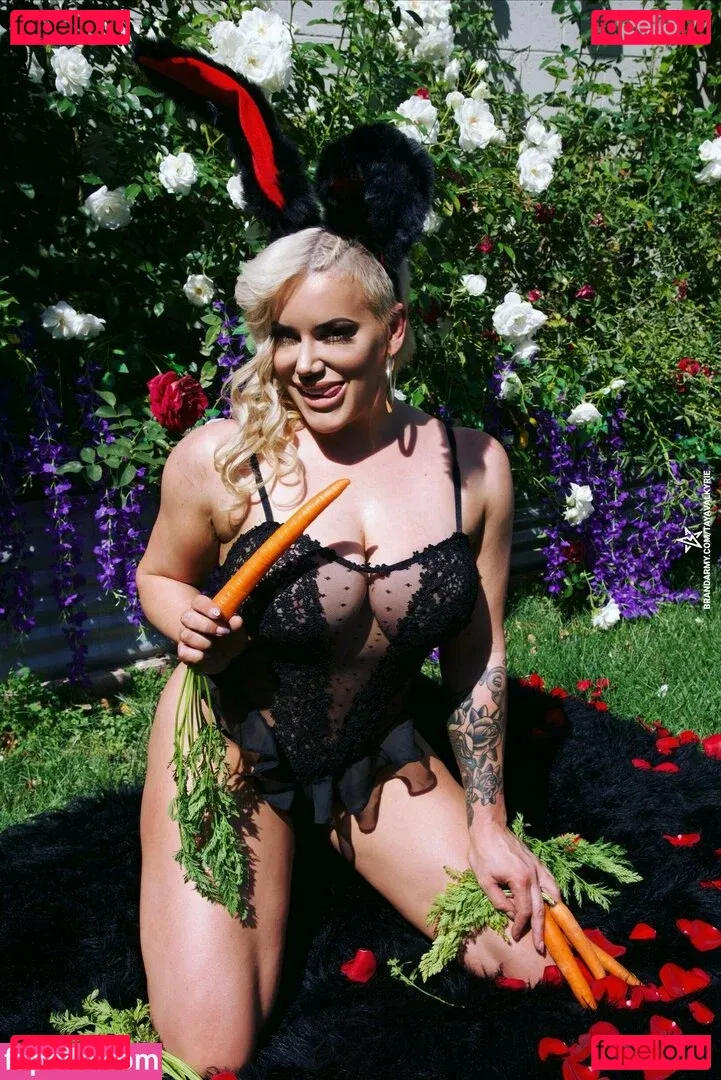 Taya Valkyrie Onlyfans Photo Gallery 