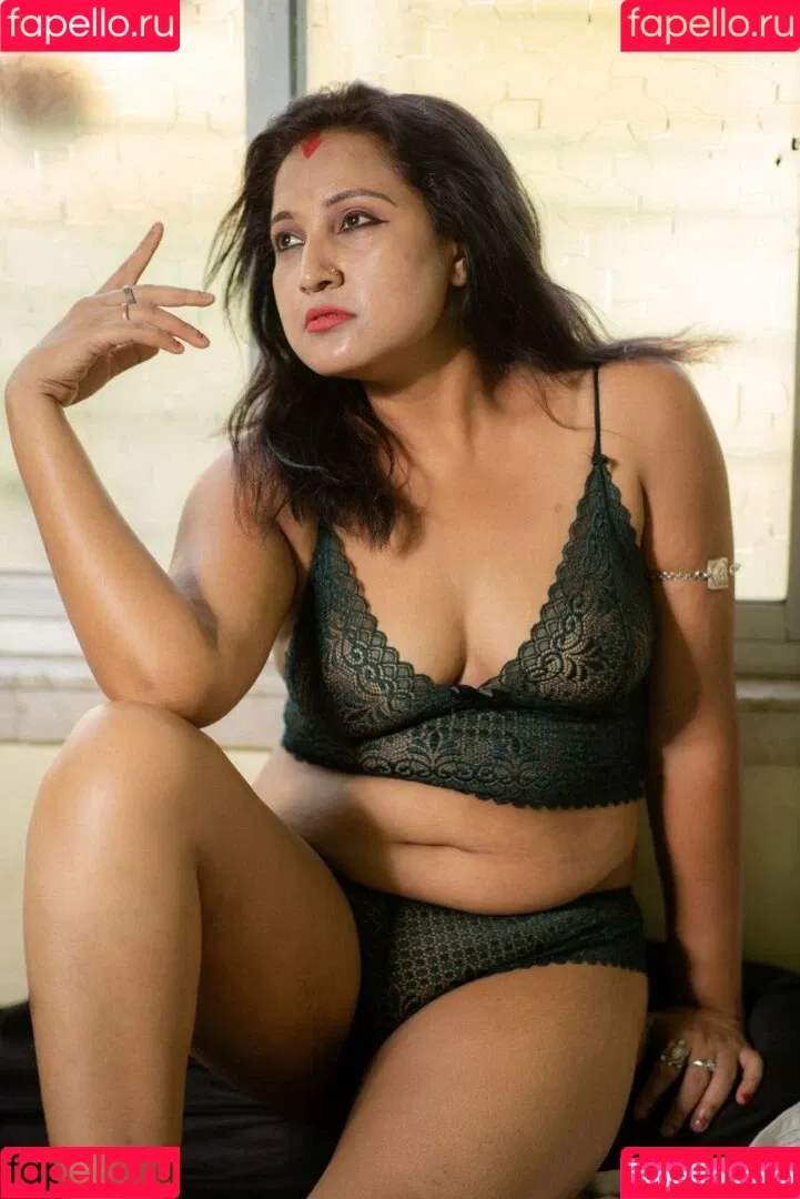Mili Debnath Nude Onlyfans Photo Gallery 