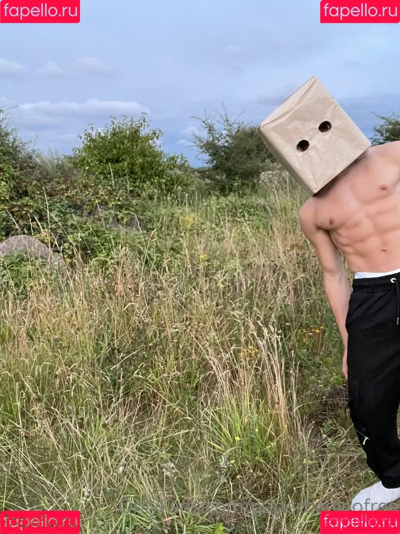 paperbagfree Onlyfans Photo Gallery 