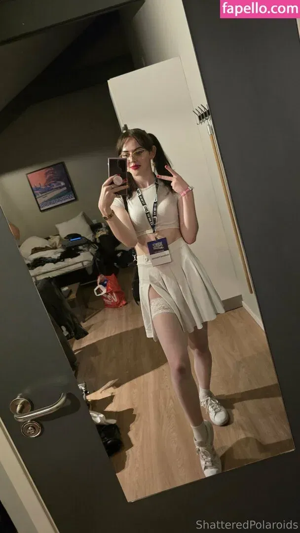 shatteredpolaroids Onlyfans Photo Gallery 