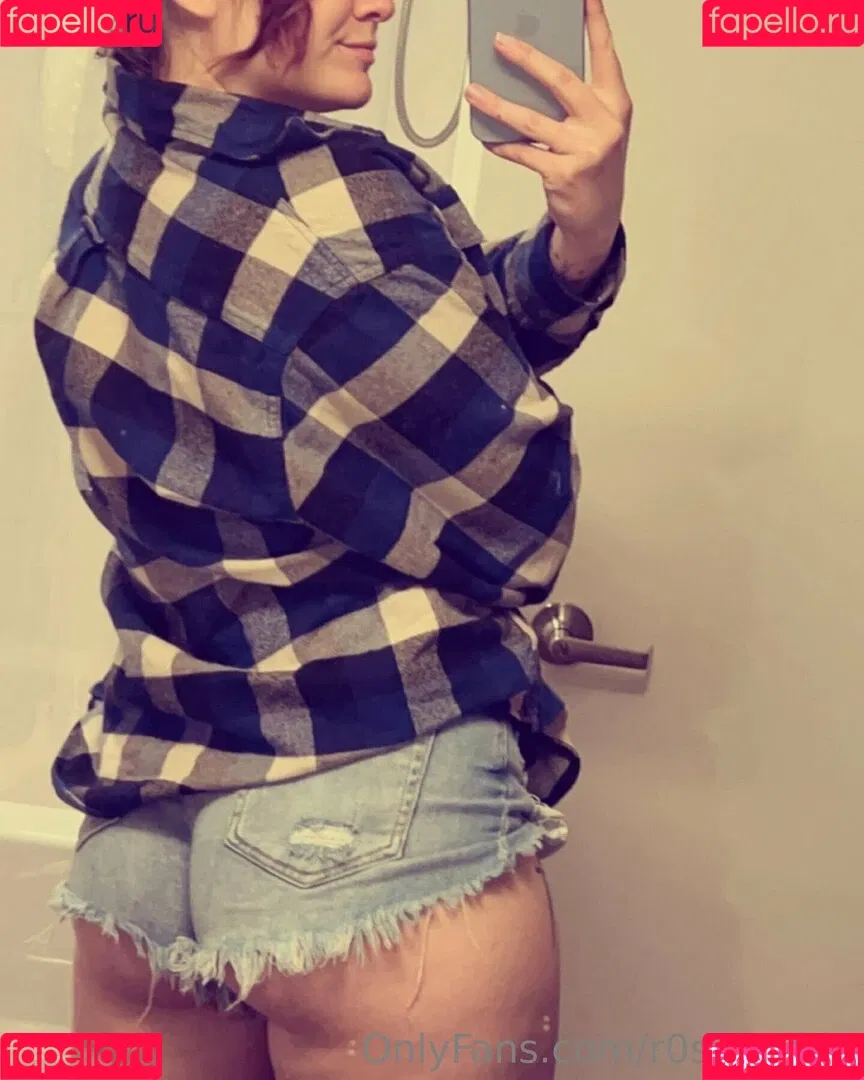 r0sebuddy Onlyfans Photo Gallery 