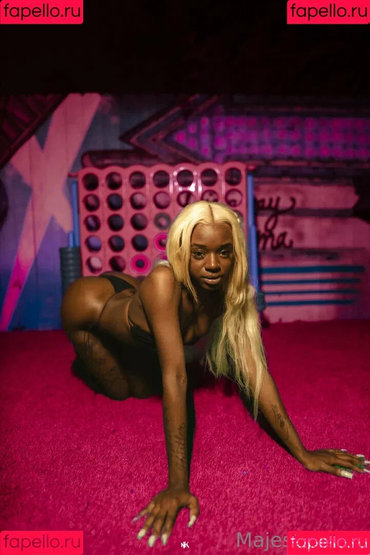 urmajesty1728 Onlyfans Photo Gallery 