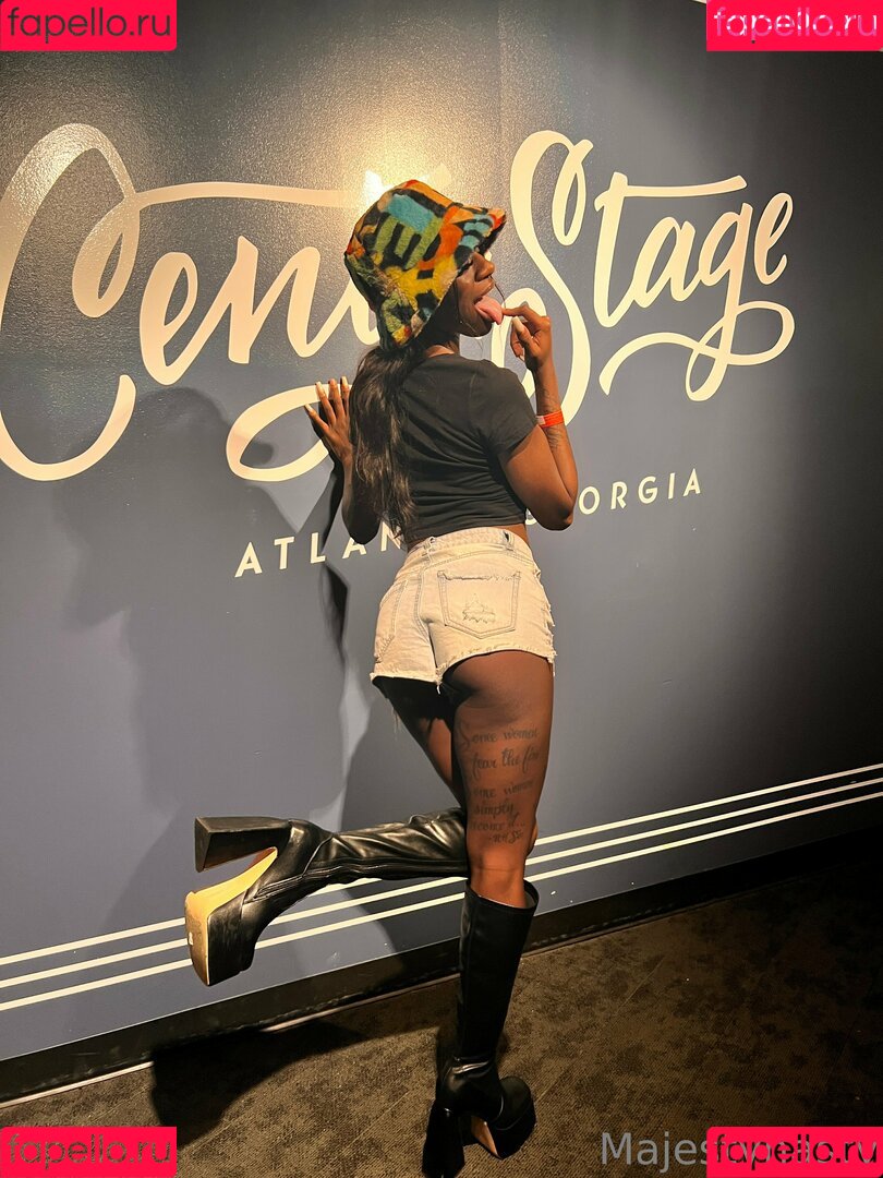 urmajesty1728 Onlyfans Photo Gallery 