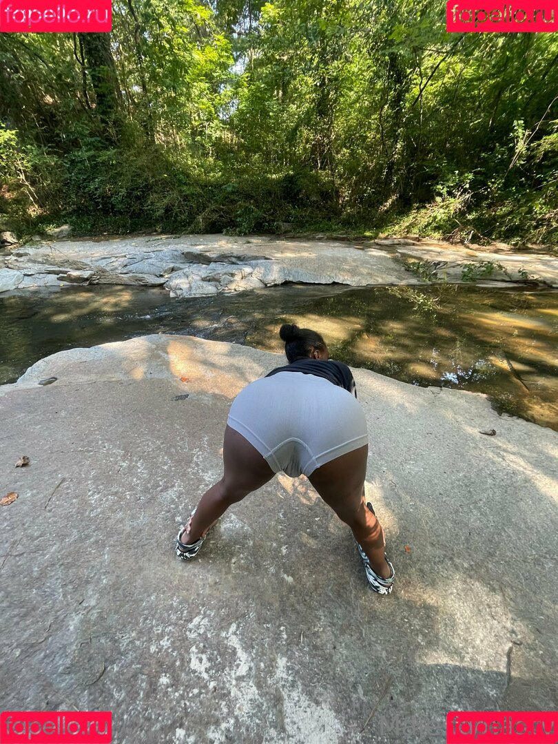 urmajesty1728 Onlyfans Photo Gallery 