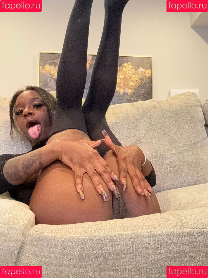 urmajesty1728 Onlyfans Photo Gallery 