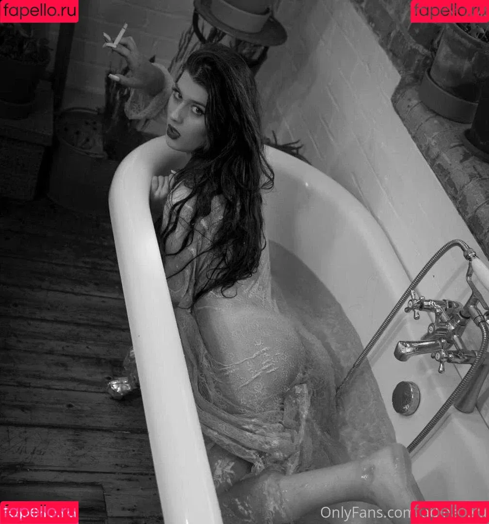 adina_eni Onlyfans Photo Gallery 