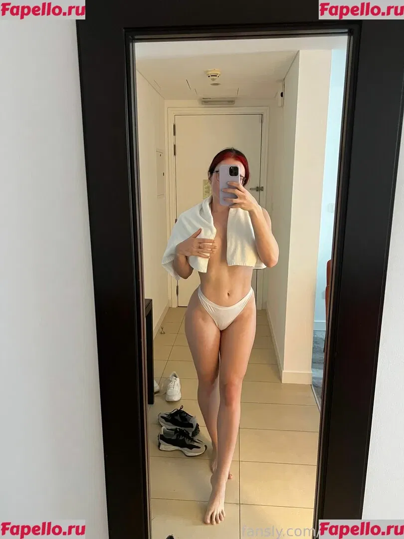 Sweetie Fox Onlyfans Photo Gallery 