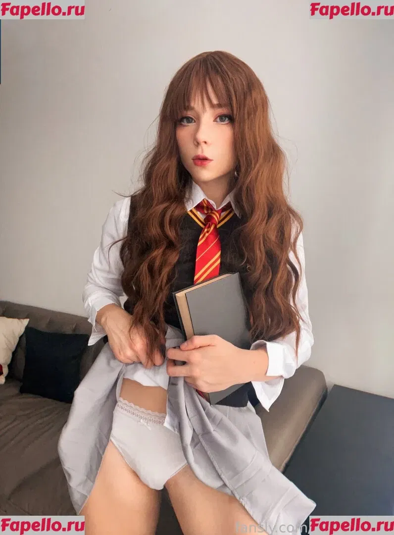 Sweetie Fox Onlyfans Photo Gallery 