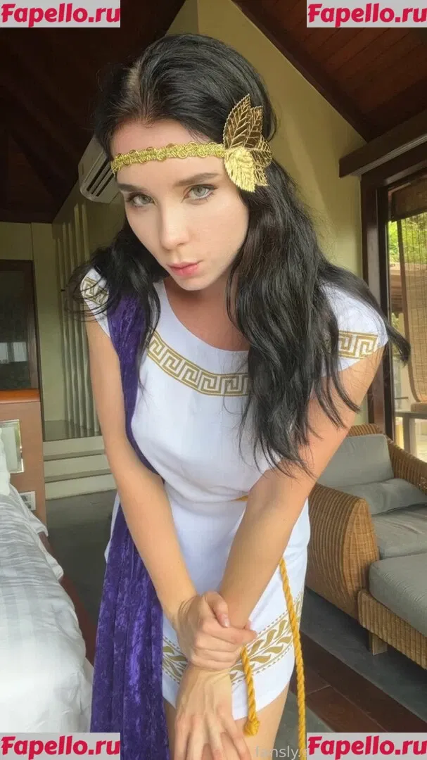 Sweetie Fox Onlyfans Photo Gallery 