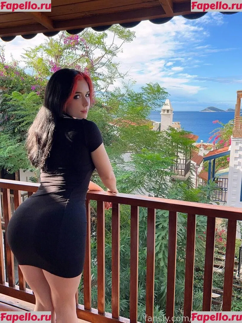 Sweetie Fox Onlyfans Photo Gallery 