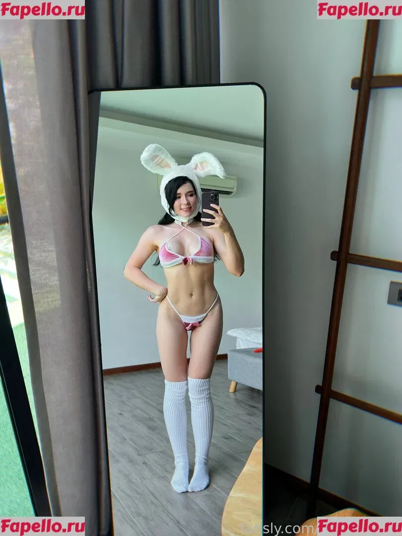 Sweetie Fox Onlyfans Photo Gallery 