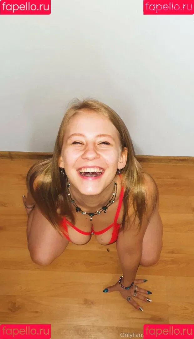 polarainbow Onlyfans Photo Gallery 