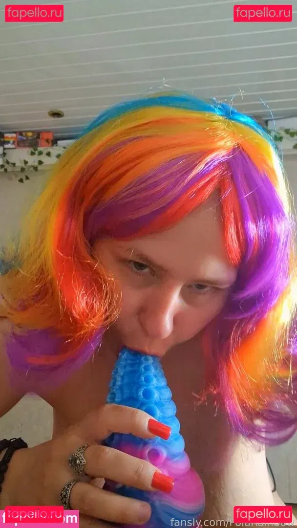polarainbow Onlyfans Photo Gallery 