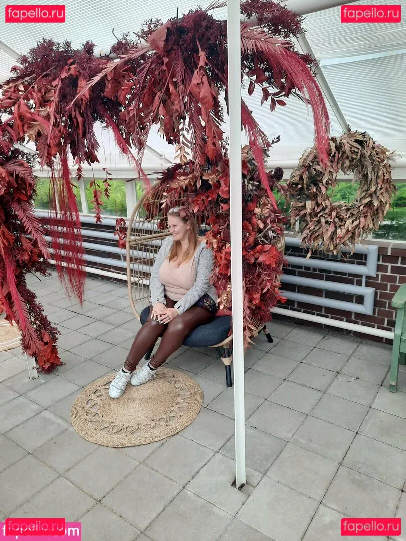 polarainbow Onlyfans Photo Gallery 