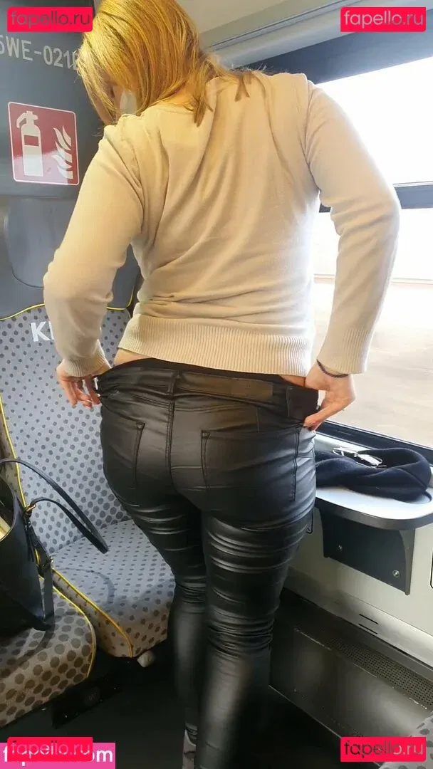 polarainbow Onlyfans Photo Gallery 