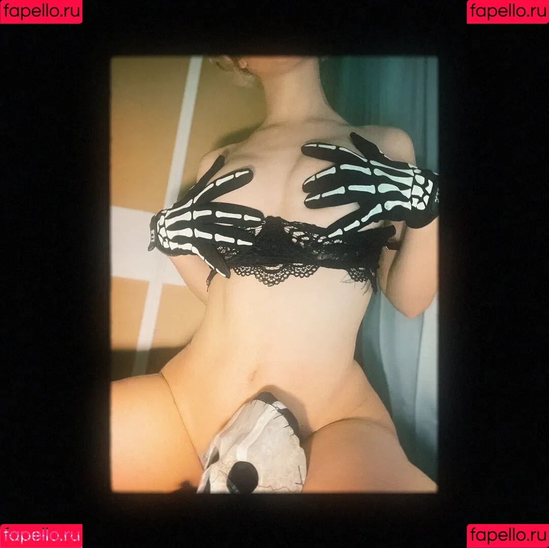 slowpenguin Onlyfans Photo Gallery 